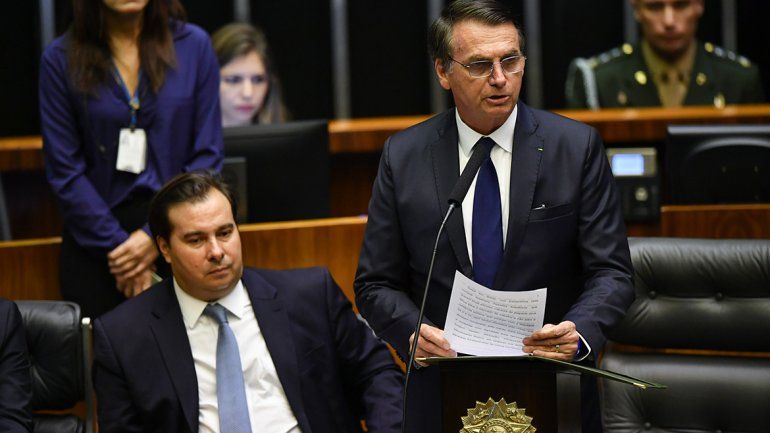 Bolsonaro asumió la presidencia de Brasil y ya abrió la polémica