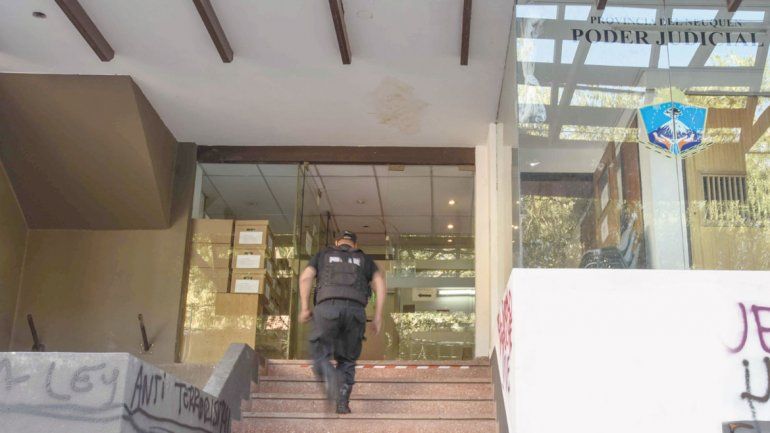 La acusación al violento la realizaron en la sede judicial de calle Yrigoyen.