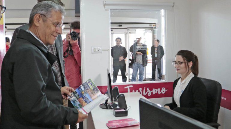 La ETON abrió una nueva oficina de informes turísticos