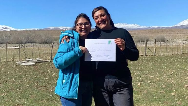 Sofía Galavaneisky y Gloria Mercado son clave en la resurrección de la esquila en Tricao Malal. Sofía Galavaneisky y Gloria Mercado son clave en la resurrección de la esquila en Tricao Malal.