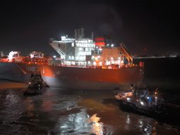 El buque Daqing Knutsen, un Suezmax de 279 metros de eslora, cargó crudo de Vaca Muerta para llevarlo al mundo. El buque Daqing Knutsen, un Suezmax de 279 metros de eslora, cargó crudo de Vaca Muerta para llevarlo al mundo.