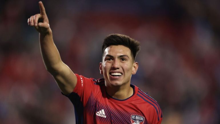 Hace tiempo que Riquelme quiere a Alan Velasco para Boca Hace tiempo que Riquelme quiere a Alan Velasco para Boca