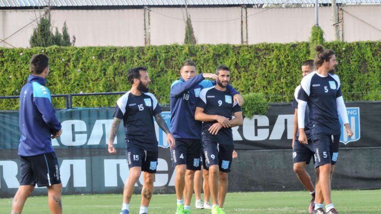 Lisandro López practicó junto a sus pares
