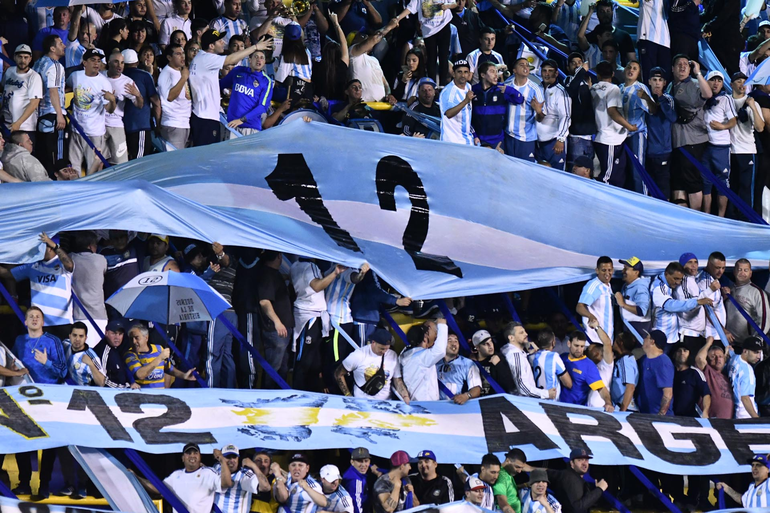 Los 6000 hinchas prohibidos en Qatar: de barras bravas a padres incumplidores