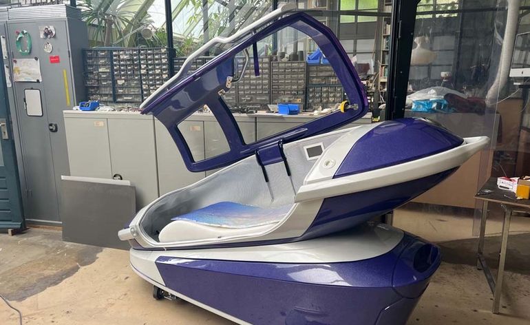 La cápsula suicida funciona sin asistencia médica. La cápsula suicida funciona sin asistencia médica.