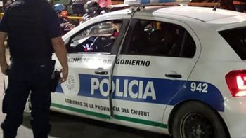 El ataque fue a media tarde del domingo en la avenida San Martín al 300, pleno centro de Comodoro Rivadavia. El ataque fue a media tarde del domingo en la avenida San Martín al 300, pleno centro de Comodoro Rivadavia.