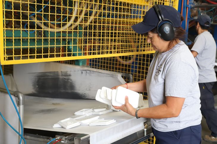 “Las pymes son el motor del crecimiento de nuestra economía", dijo Anabel Lucero Idizarri, gerente general del Centro PyME-ADENEU. Foto: secretaría de Producción. “Las pymes son el motor del crecimiento de nuestra economía", dijo Anabel Lucero Idizarri, gerente general del Centro PyME-ADENEU. Foto: secretaría de Producción.