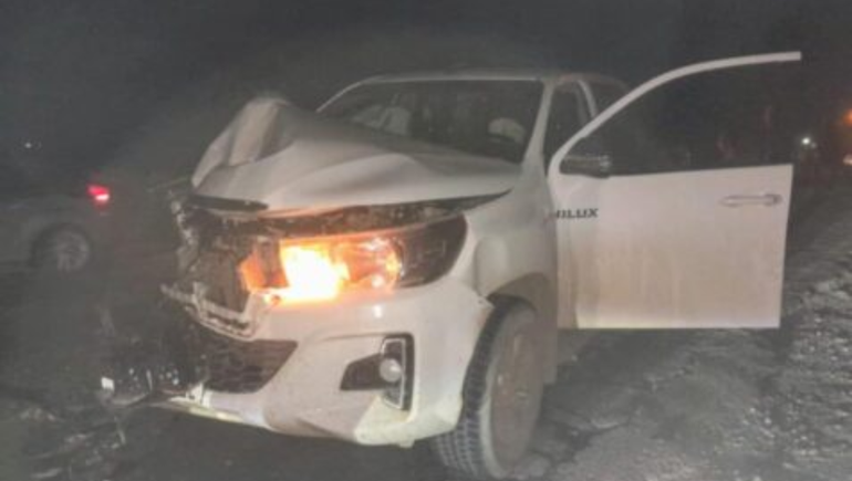 Brutal choque en la Ruta 151, entre una Ranger sin luces y una Hilux: ¡Se salvaron de milagro!