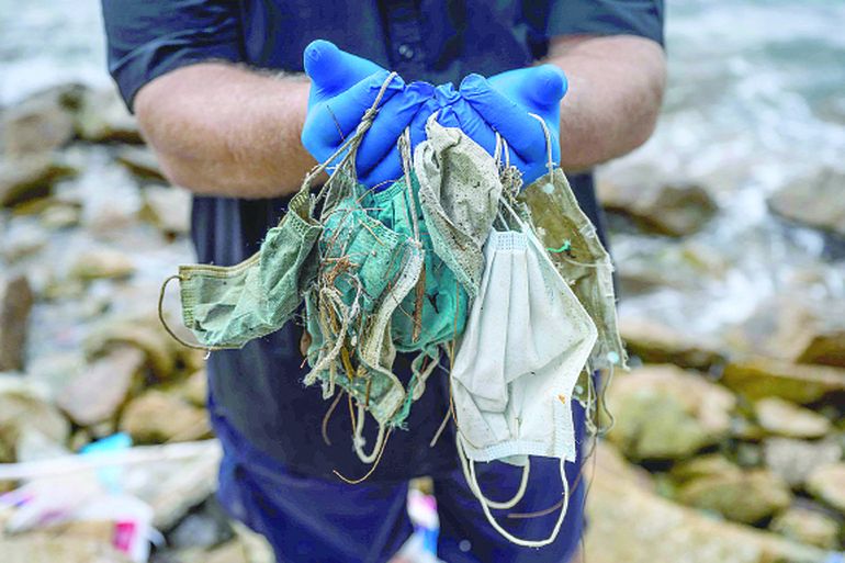 Estudio: el fondo del oceáno está lleno de plástico y basura