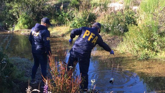 Contaminación: tomaron muestras del agua de la Cordillera