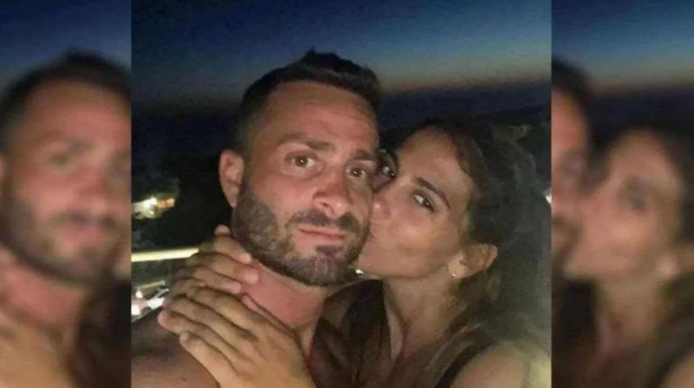 Cinthia Fernández y Martín Baclini a punto de besarse