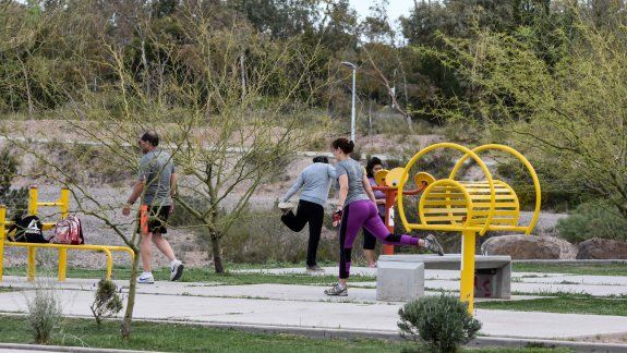 Adultos mayores: ¿Cómo se recomienda ejercitarse en la barda?