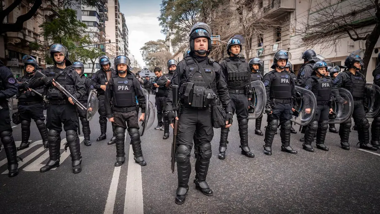 Tras de los incidentes ocurridos en la última movilización, el Gobierno decidió no aplicar el protocolo antipiquetes. Tras de los incidentes ocurridos en la última movilización, el Gobierno decidió no aplicar el protocolo antipiquetes.