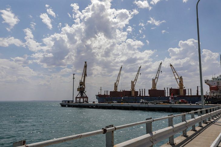 Vaca Muerta en plena expansión: producción récord acelera el camino al fin de importaciones de GNL proyectado para 2027. Vaca Muerta en plena expansión: producción récord acelera el camino al fin de importaciones de GNL proyectado para 2027.