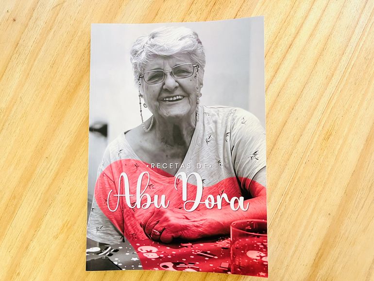 Cocinó desde niña, se mudó a Cipolletti y a los 84 años publicó su primer libro de recetas