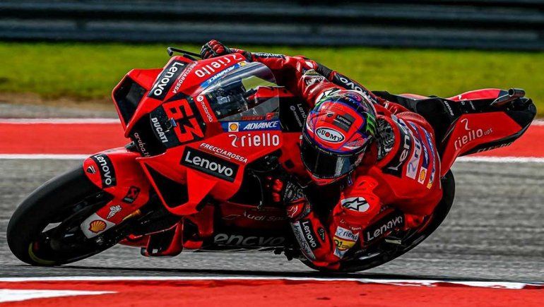 Bagnaia aprovechó el traspié de Quartararo y logró la pole en MotoGP