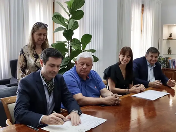 Las empresas neuquinas recibieron su documentación. Las empresas neuquinas recibieron su documentación.