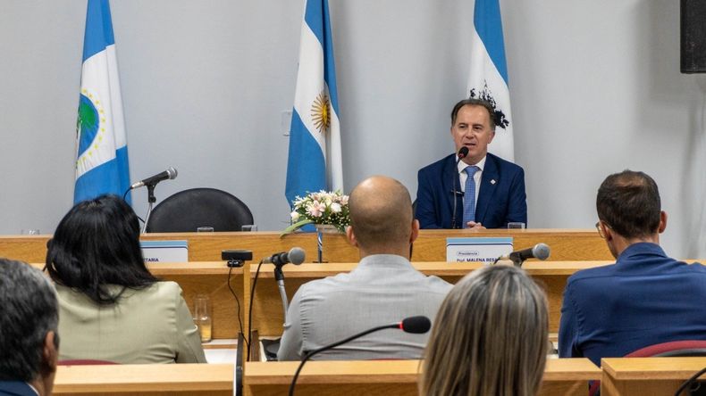 En medio de la investigación judicial, Bertolini abrió las sesiones y aseguró estar firme y a disposición | LM Neuquen En medio de la investigación judicial, Bertolini abrió las sesiones y aseguró estar firme y a disposición