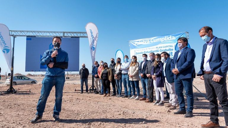 Domínguez ratificó su compromiso para el acceso de tierras