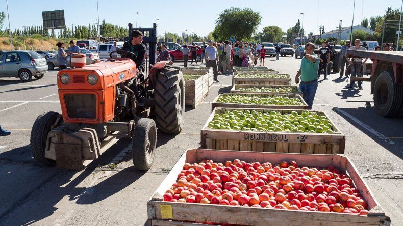 En el pasado, los chacareros han regalado su fruta en señal de protesta. En el pasado, los chacareros han regalado su fruta en señal de protesta.