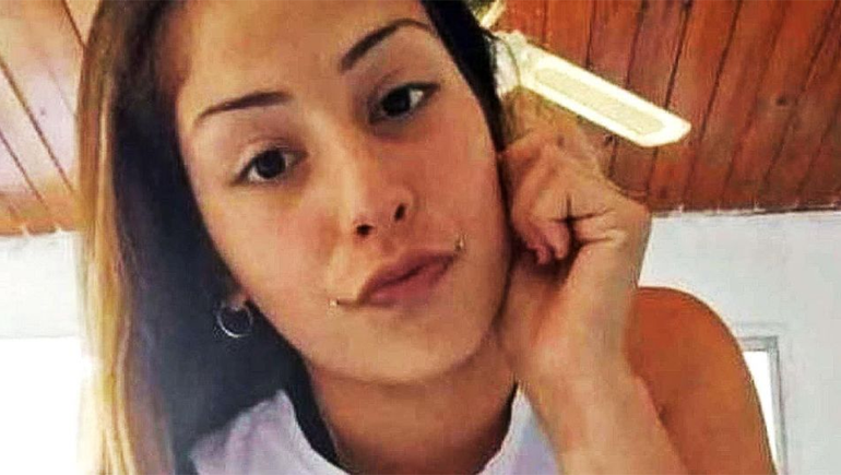 Encuentran asesinada a una joven en un descampado: fue abusada y estrangulada