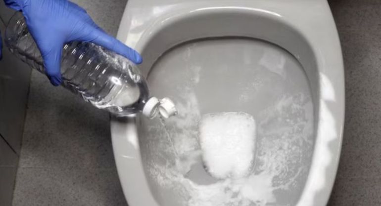 El secreto para eliminar el sarro del inodoro: método sencillo y rápido que sorprende a todos El secreto para eliminar el sarro del inodoro: método sencillo y rápido que sorprende a todos