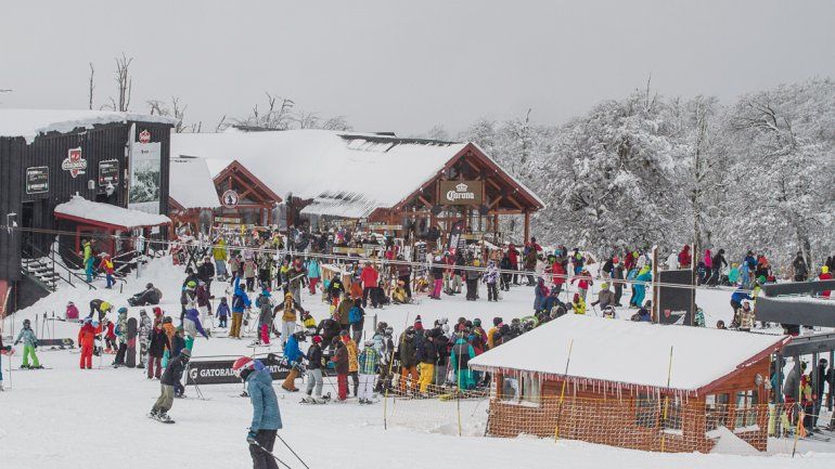 El cerro Chapelco convocó un récord histórico de esquiadores el pasado domingo.