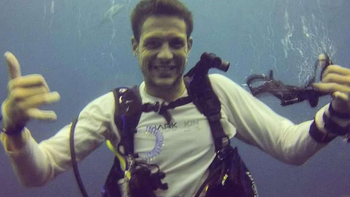 australia: el tiburon blanco devoro al nadador por su vestimenta australia: el tiburon blanco devoro al nadador por su vestimenta