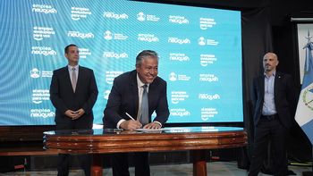 rolando figueroa presento emplea neuquen y apunto a vaca muerta rolando figueroa presento emplea neuquen y apunto a vaca muerta