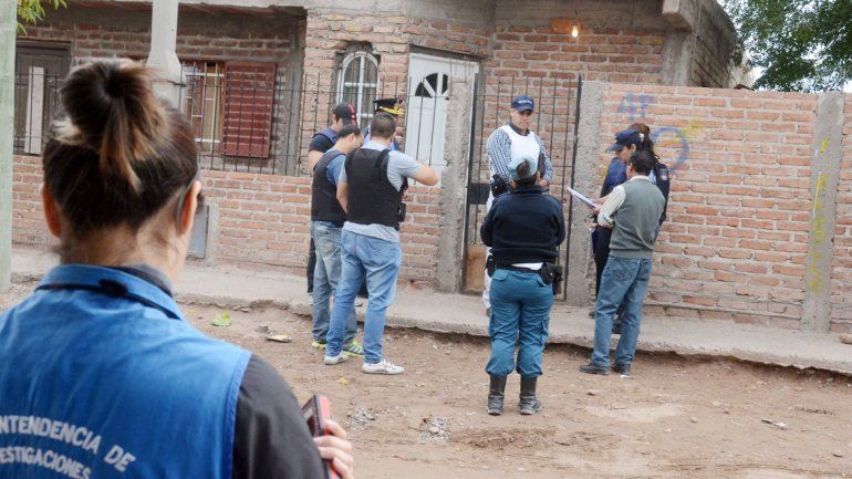 Procedimiento en la casa de los Santana