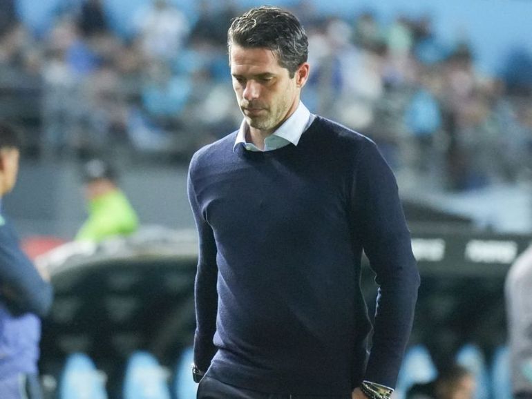 Fernando Gago en Racing dirigió 109 partidos, con 53 victorias, 30 empates y 26 derrotas. Además sumó dos títulos, al ganar el Trofeo de Campeones y la Supercopa Internacional. Fernando Gago en Racing dirigió 109 partidos, con 53 victorias, 30 empates y 26 derrotas. Además sumó dos títulos, al ganar el Trofeo de Campeones y la Supercopa Internacional.