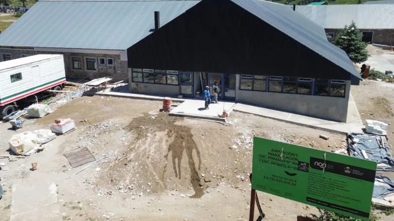 En el edificio que se incendió en Caviahue, funciona la Escuela Primaria 164 y el CPEM 74. | LM Neuquen En el edificio que se incendió en Caviahue, funciona la Escuela Primaria 164 y el CPEM 74.