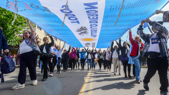 Tapa Desfile aniversario Neuquén