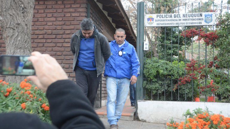 El imputado fue detenido en 2016 por causas de estafas en ventas de terrenos entre Plottier y Neuquén.