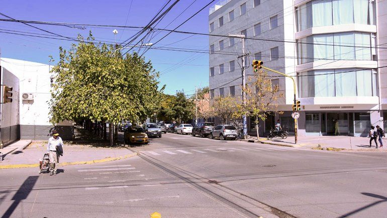 Un hombre murió en la calle al salir de hacerse unos análisis