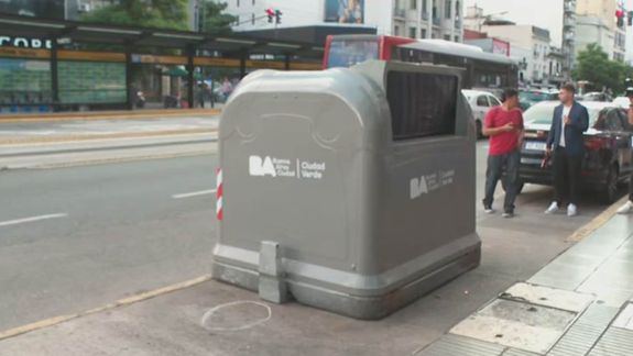 Escalofriante: dejó el cuerpo de su beba en un contenedor y contó por qué lo hizo