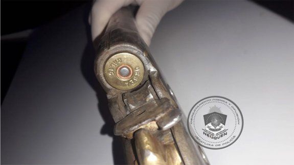 Atraparon a un ladrón con un pistolón: quería robar autos