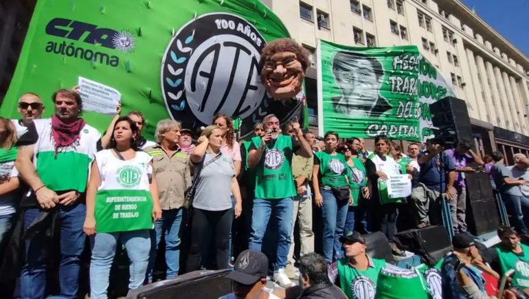 ATE estará presente en Córdoba en rechazo al Pacto de Mayo. ATE estará presente en Córdoba en rechazo al Pacto de Mayo.