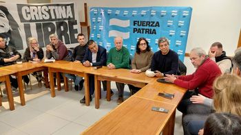 El peronismo neuquino y su frente de partidos está en crisis, más allá de la foto del lunes.