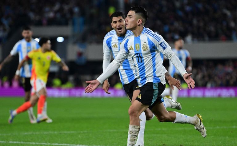 Thiago Almada anotó el gol del empate para la Selección Argentina.