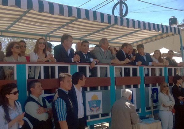 Sapag: “Terminaremos con el problema del agua en la comarca