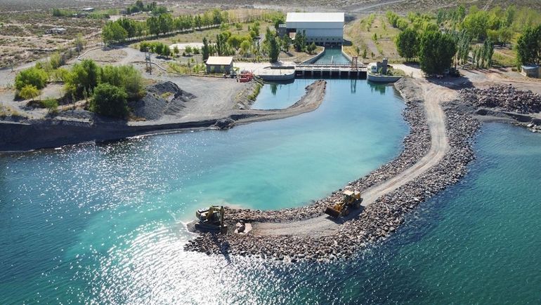 En mayo terminarán una obra para llegar con más agua potable a Neuquén