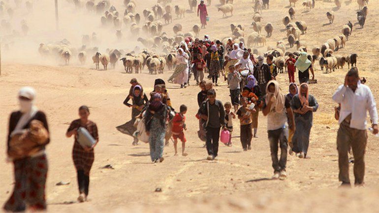 Ataques aéreos rusos provocan huidas masivas de refugiados