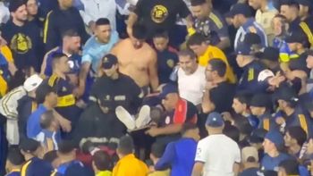 un paravalancha cedio en la tribuna de boca ante defensa y justicia y un hincha tuvo que ser atendido un paravalancha cedio en la tribuna de boca ante defensa y justicia y un hincha tuvo que ser atendido