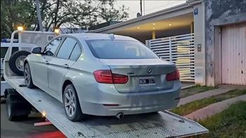 El BMW fue recuperado por la policía de La Pampa en buenas condiciones, según se informó. El BMW fue recuperado por la policía de La Pampa en buenas condiciones, según se informó.