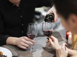 Hay métodos en la actualidad para poder realizar vinos sin contenido alcohólico que se están testeando por estos días”. Hay métodos en la actualidad para poder realizar vinos sin contenido alcohólico que se están testeando por estos días”.