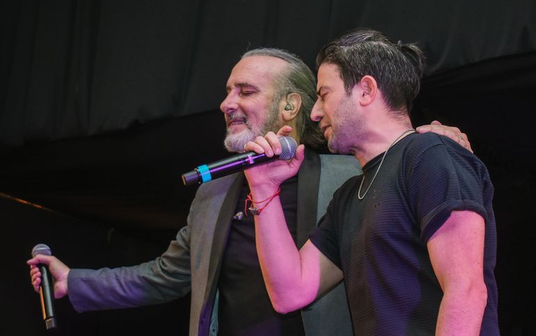 Su talento lo llevó a compartir escenario con grandes artistas como Manuel Wirtz. Su talento lo llevó a compartir escenario con grandes artistas como Manuel Wirtz.