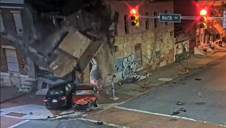 Video: persecución policial terminó con un edificio derrumbado