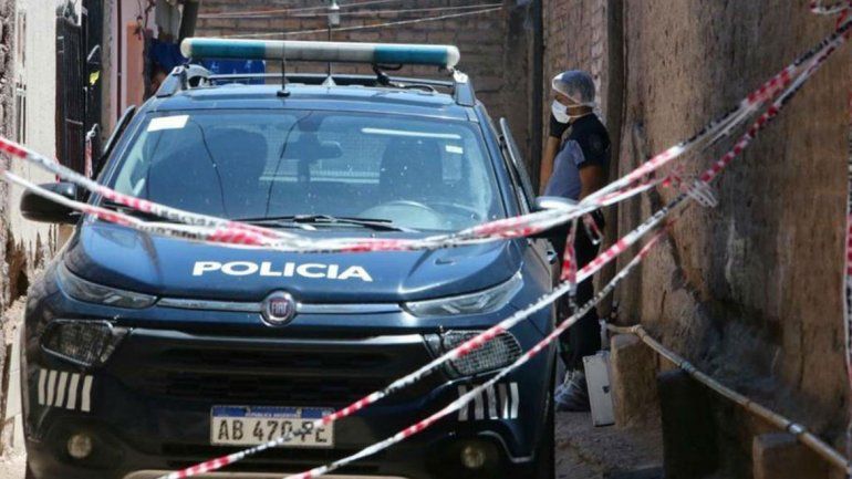 Más femicidios: un hombre apuñaló a  su mujer y quiso huir