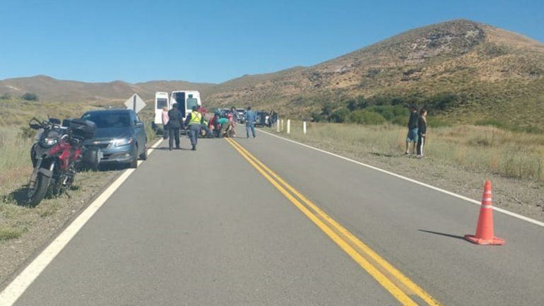 Se le cruzó un chancho cuando viajaba con su moto por la Ruta 40 y terminó en el hospital
